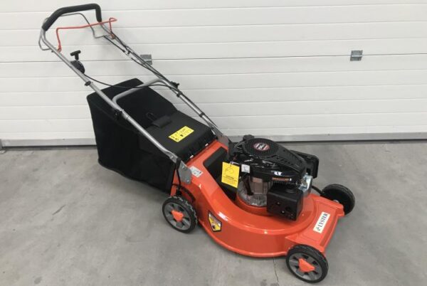 CJ2270 Lyster Lawnmower